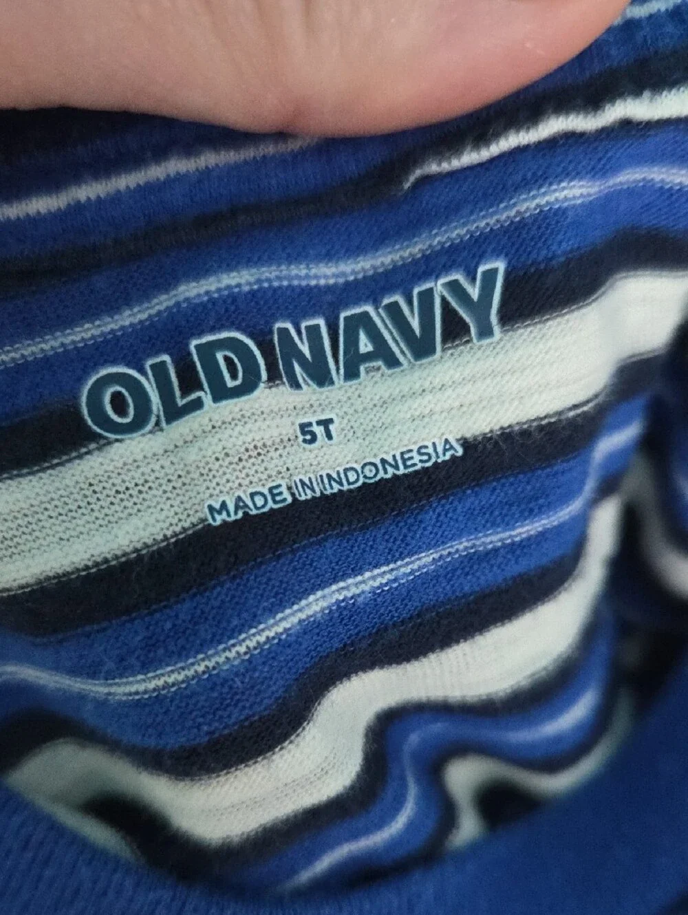 Old Navy Long-Sleeve Blue & White Striped Pocket Tee Size 5T